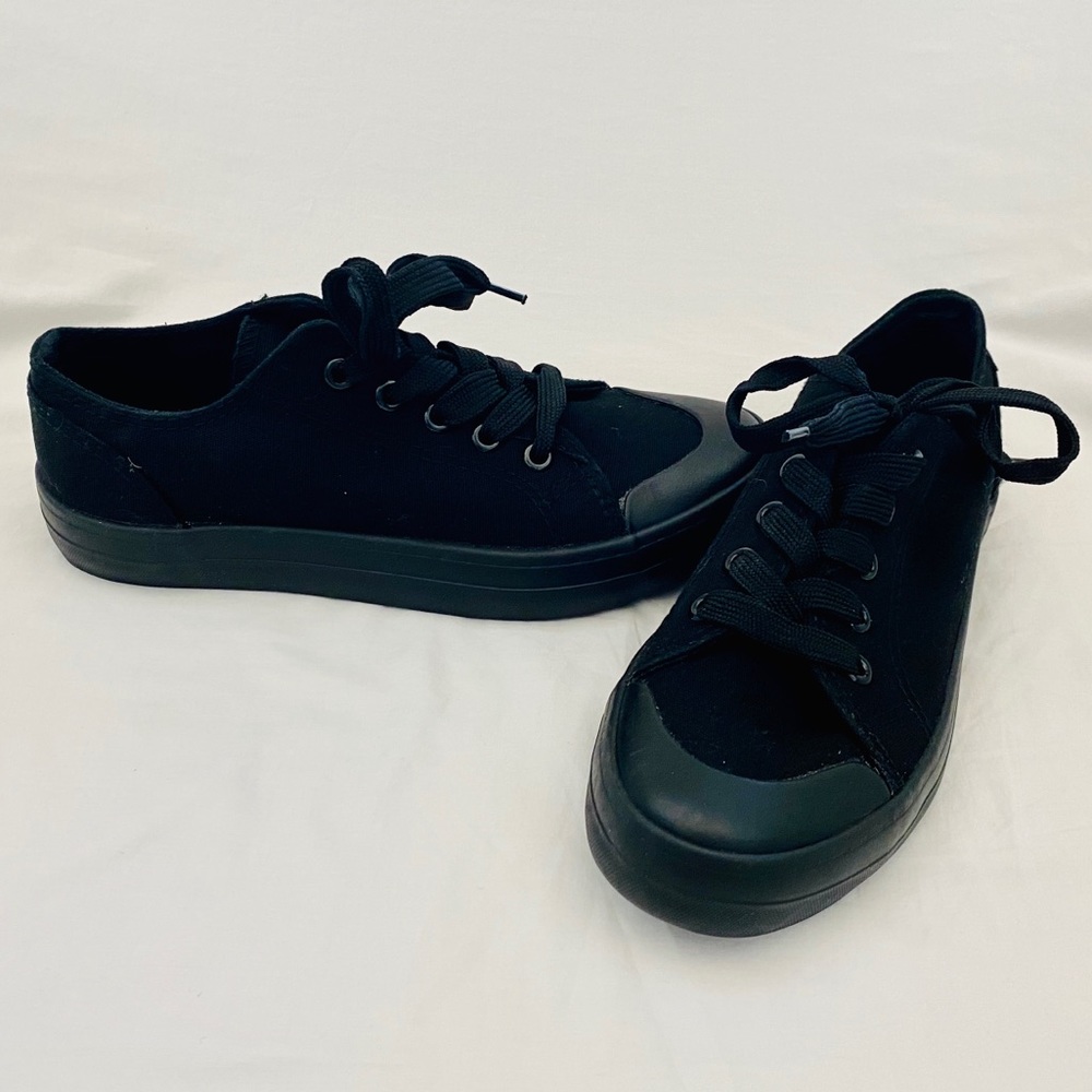 Youth Basic Editions Black Canvas Sneakers